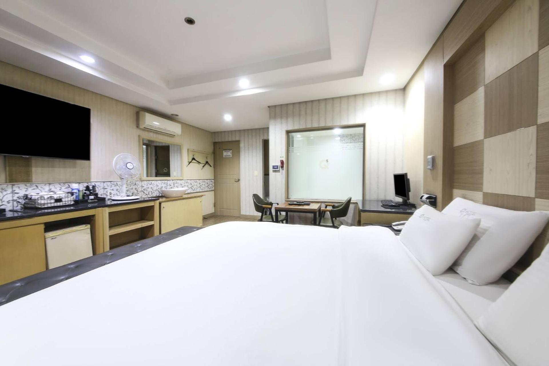 Q5 Hotel Busan Songdo ภายนอก รูปภาพ